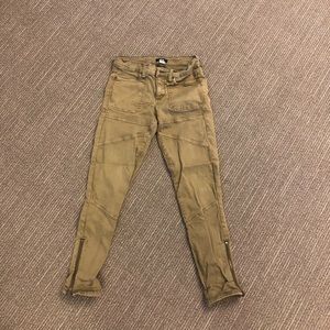 cropped army green pants (jeans)